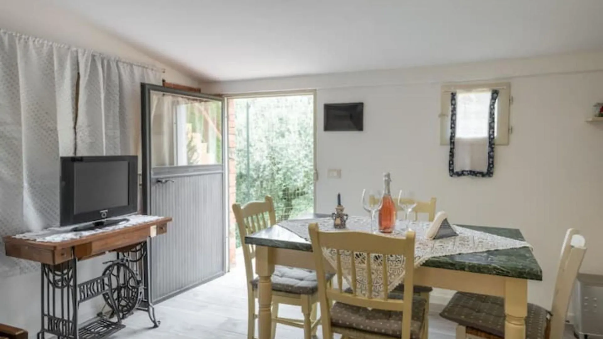 Il Piccolo Eden Apartment Pescia 0*,