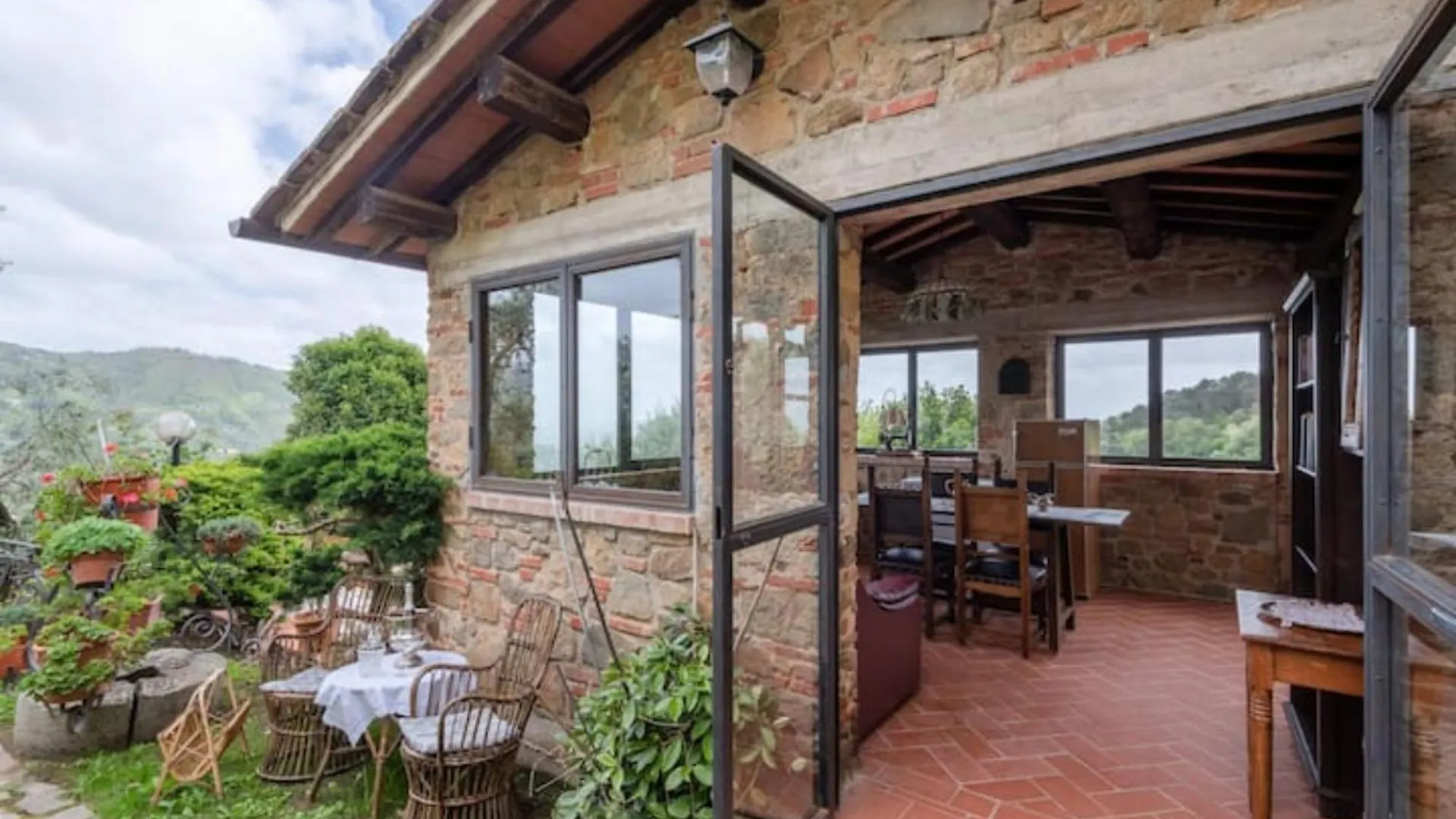 Il Piccolo Eden Apartment Pescia 0*,  Italy
